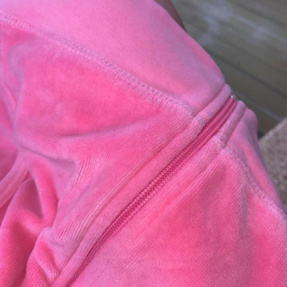 Juicy couture looking for matching pants